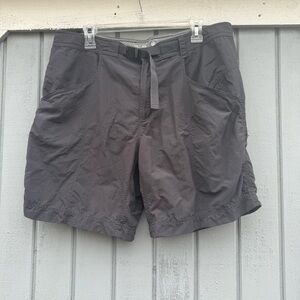Mountain Hardware Men's Gray Shorts Size 36